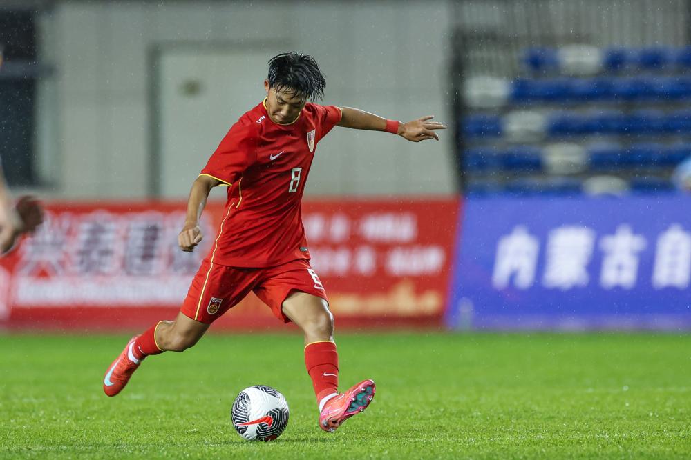 88天复出遭重创！排名跌至24，郑钦文肘伤藏隐患，奥运卫冕梦要碎